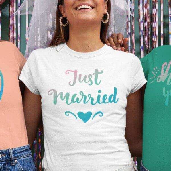 Vinil textil termoadhesivo HTV efecto arcoíris rainbow spectrum aplicado en camiseta para personalización de ropa en Costa Rica