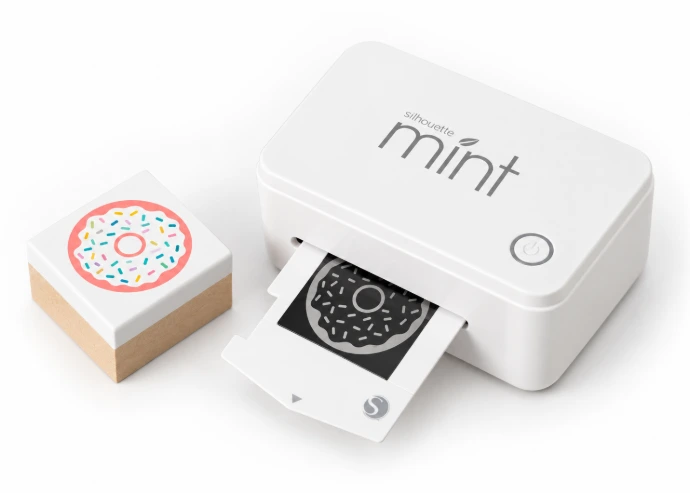 Silhouette Mint creando un sello personalizado de dona mediante impresión térmica
