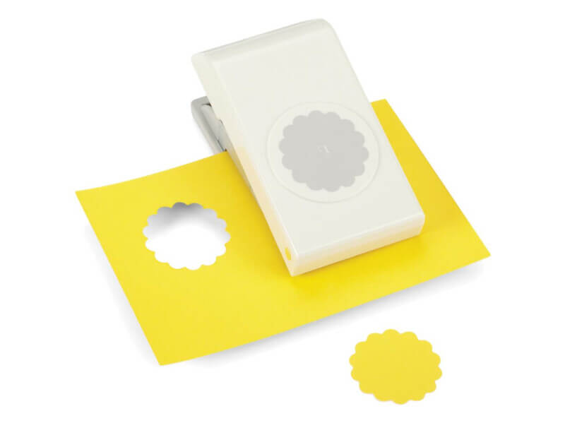 EK Ponchador Scallop (1 1/2) 1.5 in